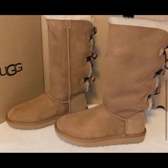 UGG BAILEY BOW TALL - Picture 1 of 6